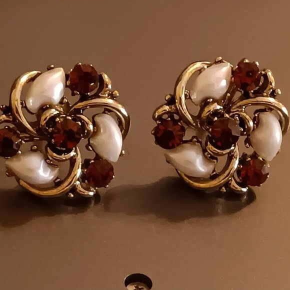 Vintage Babytooth Lisner Amber Rhinestone Earrings - Picture 6 of 10